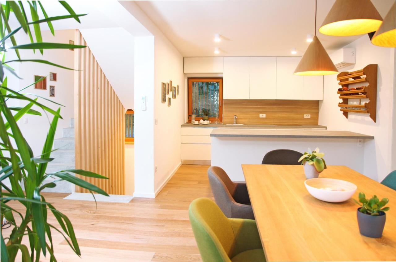 Apartment Jurijana - New 4-Bedroom Triplex With Sauna & Garden بوينج المظهر الخارجي الصورة