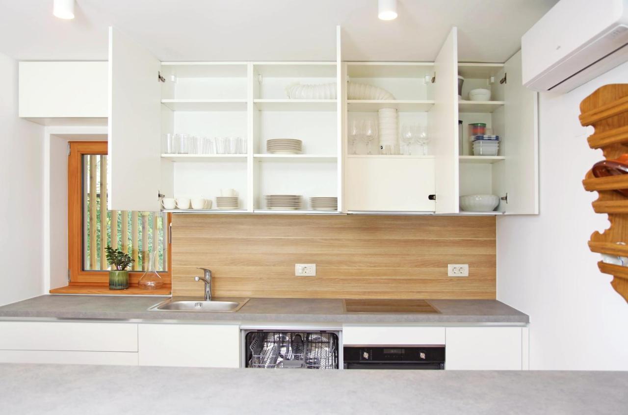 Apartment Jurijana - New 4-Bedroom Triplex With Sauna & Garden بوينج المظهر الخارجي الصورة